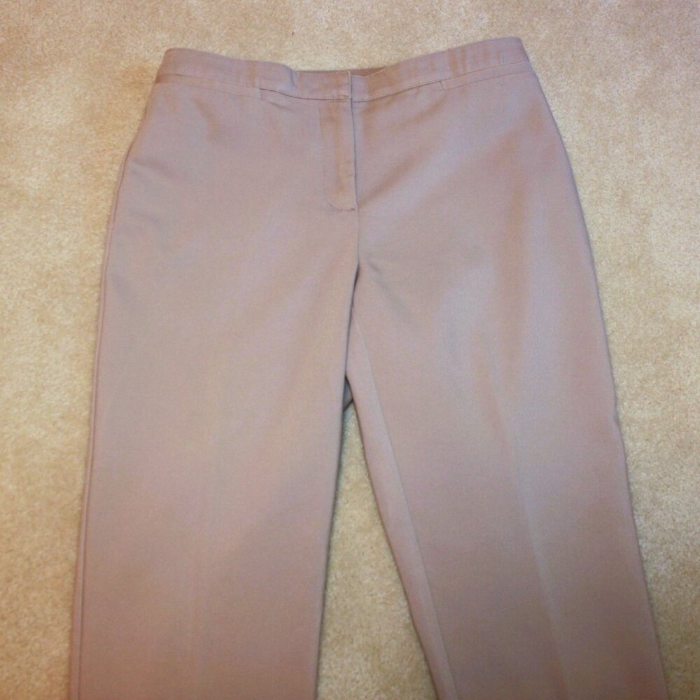 Ruby Rd size 8 beige basic capris - Picture 7 of 11